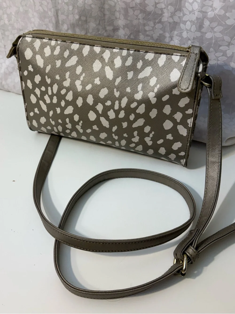 Kenneth Cole Reaction add chic